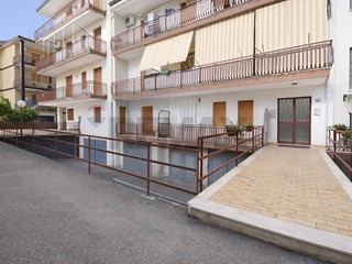 Quadrilocale in Vendita a Acireale, 165'000&euro;, 121 m²