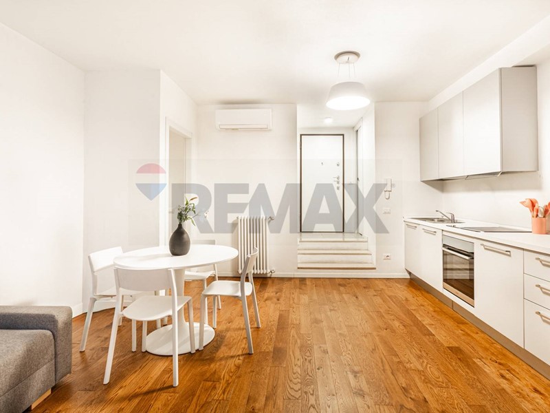 Bilocale in Vendita a Milano, 190'000&euro;, 58 m²