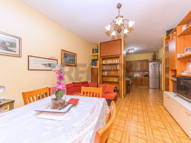 Bilocale in Vendita a Roma, 179'000&euro;, 69 m²