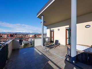 Attico in Vendita a Nichelino, 348'000&euro;, 143 m²