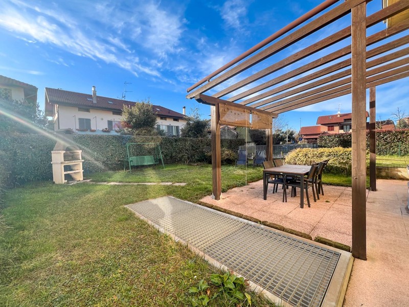 Bilocale in Vendita a Cornate d'Adda, 129'000&euro;, 52 m²