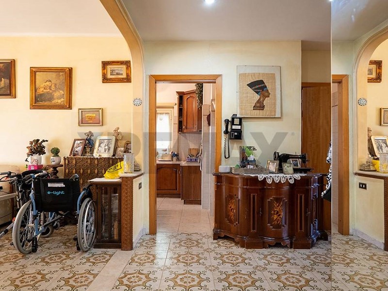 Trilocale in Vendita a Roma, 279'000&euro;, 90 m²