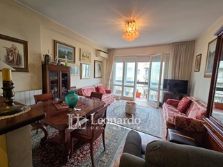 Appartamento in Vendita a Camaiore, 395'000&euro;, 97 m²