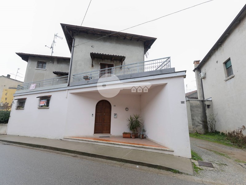 Bilocale in Vendita a Gambara, 88'000&euro;, 70 m²