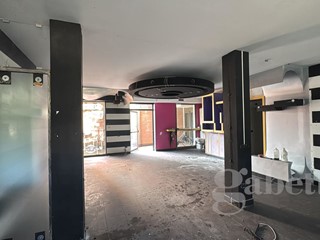 Negozio in Vendita a Mesenzana, 77'000&euro;, 81 m²