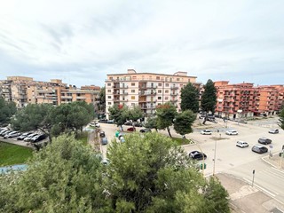 Quadrilocale in Vendita a Foggia, 75'000&euro;, 100 m²