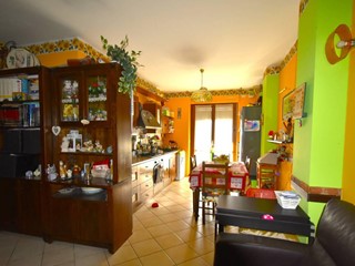 Appartamento in Vendita a Cervinara, 125'000&euro;, 163 m², con Box