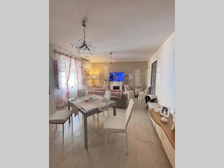 Bilocale in Vendita a Napoli, 99'000&euro;, 65 m²