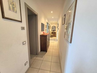 Trilocale in Vendita a La Spezia, zona PORTO, 129'000&euro;, 75 m²