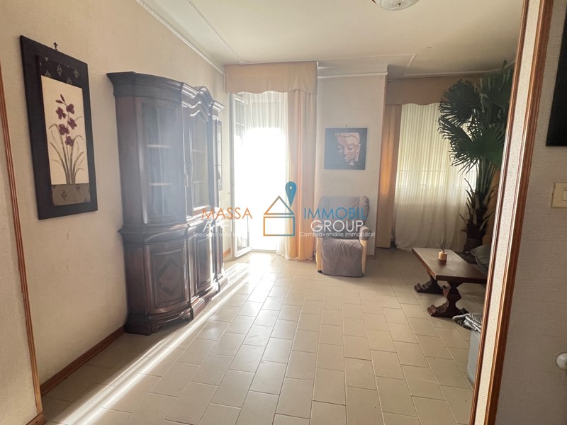 Appartamento in Vendita a Carrara, zona Avenza, 185'000&euro;, 120 m², arredato