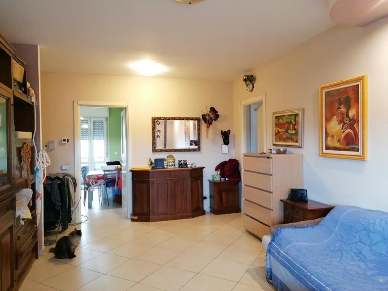 Appartamento in Vendita a Carrara, zona Avenza, 220'000&euro;, 104 m²