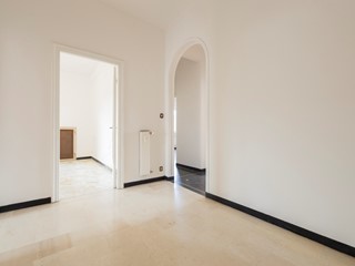 Appartamento in Vendita a Genova, zona Quinto, 327'000&euro;, 107 m², con Box