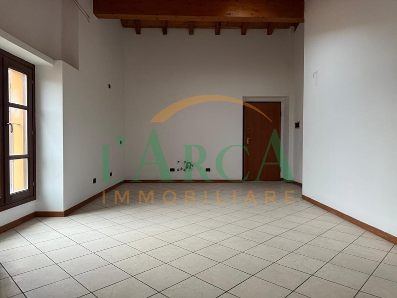 Quadrilocale in Vendita a Capriolo, 200'000&euro;, 119 m², con Box