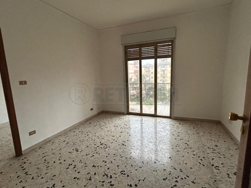 Appartamento in Vendita a Caltanissetta, 105'000&euro;, 145 m²