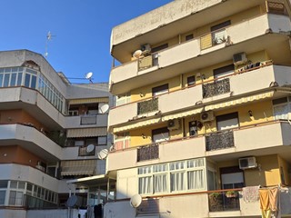 Quadrilocale in Vendita a Messina, 92'000&euro;, 90 m²