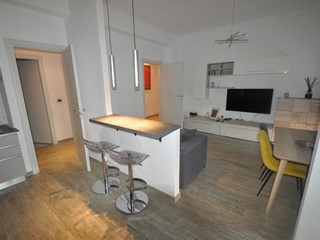 Appartamento in Affitto a La Spezia, 1'600&euro;, 120 m², arredato