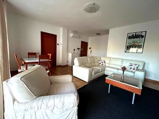 Appartamento in Affitto a La Spezia, 1'200&euro;, 140 m², arredato, con Box