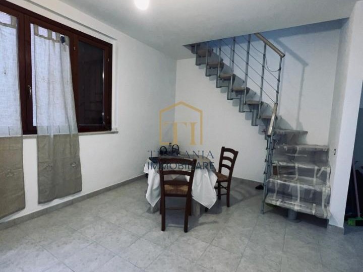 Quadrilocale in Vendita a Casole d'Elsa, zona Cavallano, 160'000&euro;, 64 m², arredato