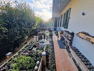 Trilocale in Vendita a Signa, zona Colli Alti - Indicatore, 230'000&euro;, 65 m², con Box