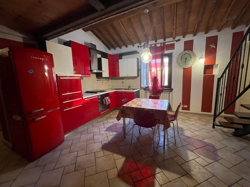 Bilocale in Vendita a Carrara, zona Avenza, 135'000&euro;, 50 m², arredato