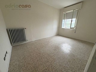 Trilocale in Vendita a Saludecio, 95'000&euro;, 70 m²