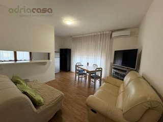 Bilocale in Affitto a Riccione, 2'333&euro;, 50 m²