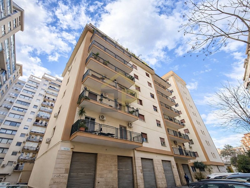 Appartamento in Vendita a Palermo, 380'000&euro;, 149 m²