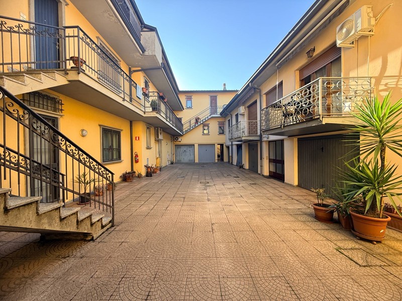 Trilocale in Vendita a Lesmo, 170'000&euro;, 93 m²