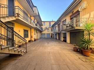 Trilocale in Vendita a Lesmo, 170'000&euro;, 93 m²