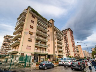 Appartamento in Vendita a Palermo, 240'000&euro;, 111 m²