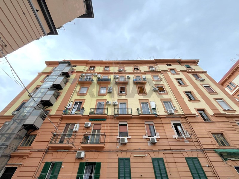 Trilocale in Vendita a Napoli, 158'000&euro;, 68 m²