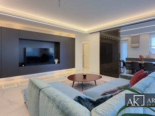 Appartamento in Affitto a Novara, 3'000&euro;, 233 m²