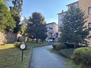Trilocale in Vendita a Lecco, 245'000&euro;, 90 m²