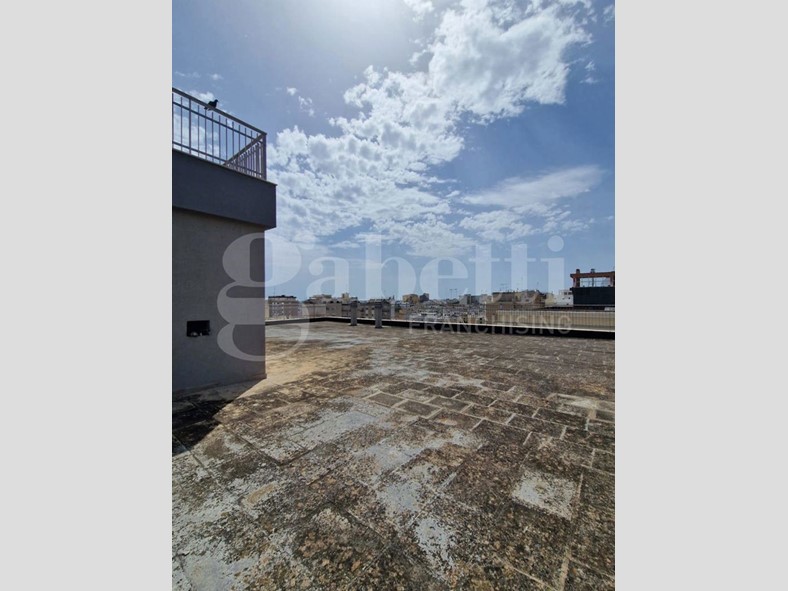 Attico in Vendita a Brindisi, 140'000&euro;, 72 m²