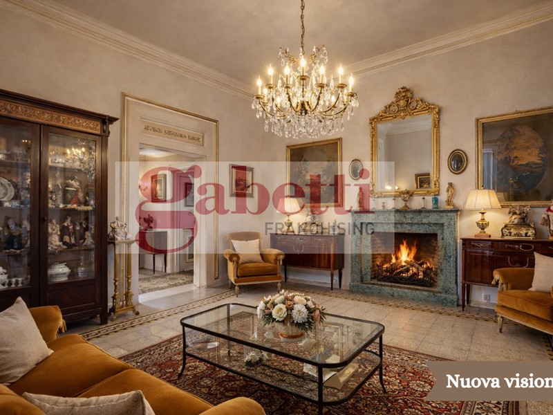 Appartamento in Vendita a Napoli, 1'120'000&euro;, 191 m²