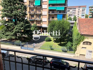 Trilocale in Vendita a Torino, 125'000&euro;, 77 m², arredato