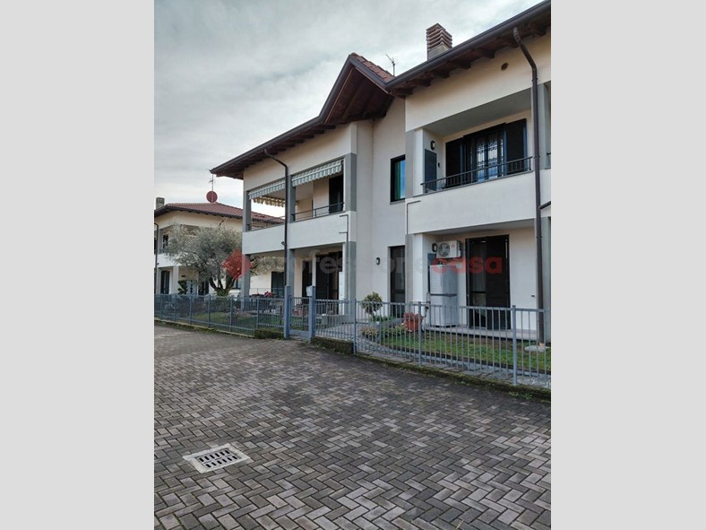 Trilocale in Vendita a Dairago, 179'000&euro;, 80 m², con Box