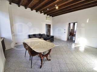 Trilocale in Vendita a Monza, 195'000&euro;, 105 m²