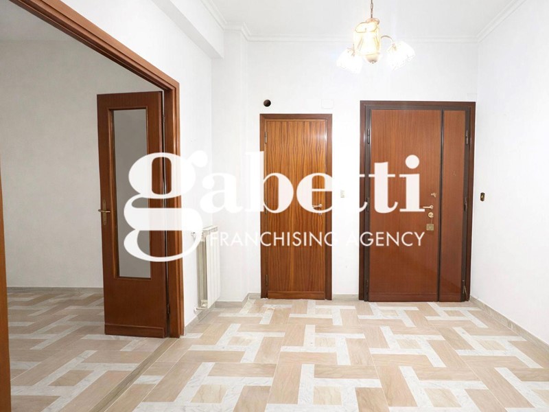 Trilocale in Vendita a Roma, 365'000&euro;, 116 m²