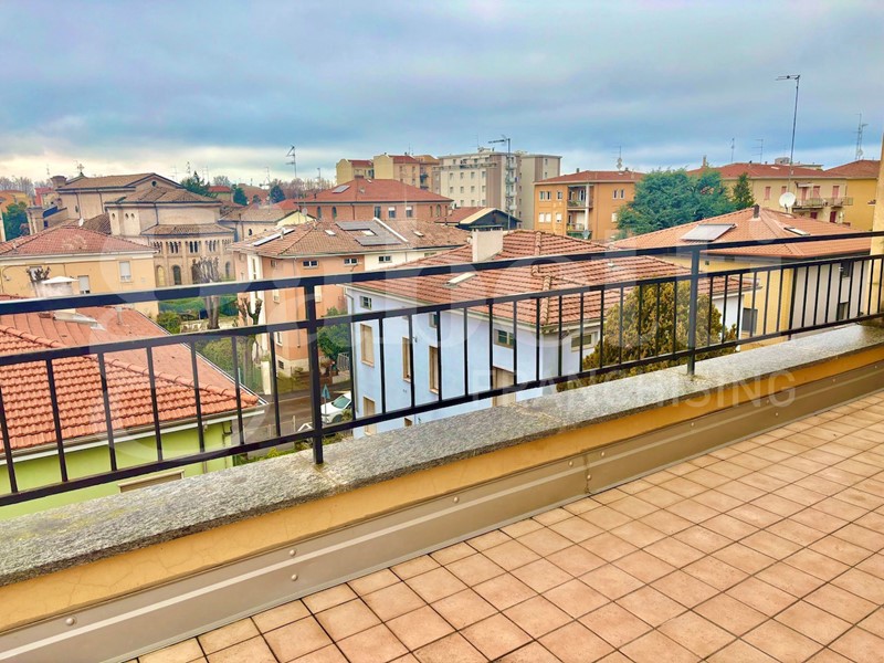 Attico in Vendita a Parma, 130'000&euro;, 73 m²