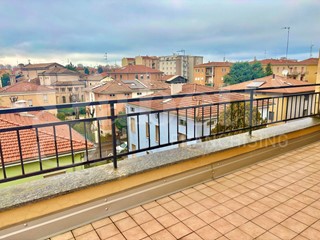 Attico in Vendita a Parma, 130'000&euro;, 73 m²