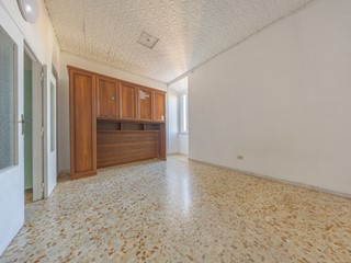 Trilocale in Vendita a Monterotondo, 125'000&euro;, 75 m²