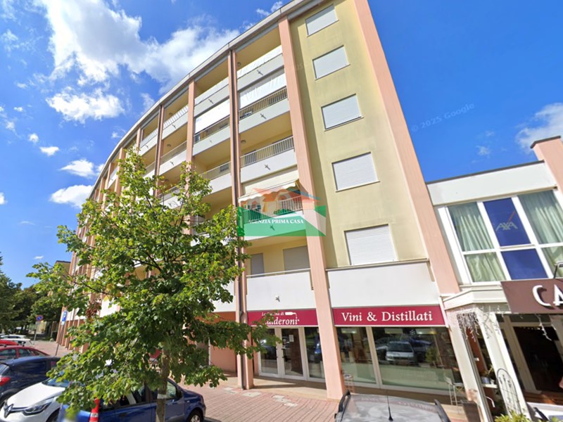 Bilocale in Vendita a Ravenna, 148'000&euro;, 60 m², arredato, con Box