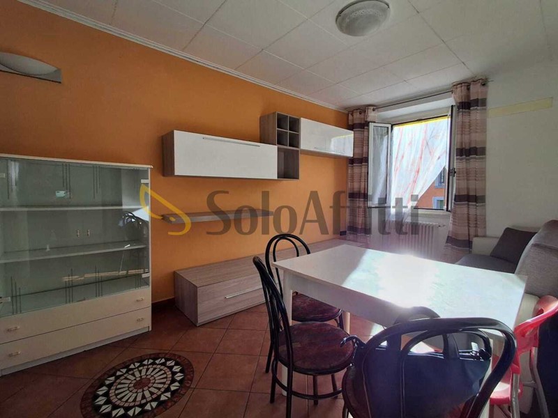 Trilocale in Affitto a Como, 750&euro;, 75 m², arredato