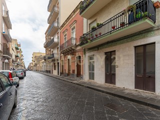 Appartamento in Vendita a Augusta, 62'000&euro;, 220 m²