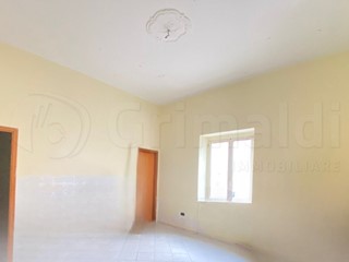 Trilocale in Vendita a Giugliano in Campania, 58'000&euro;, 60 m²
