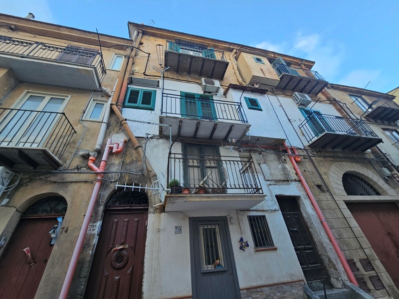 Trilocale in Vendita a Monreale, 54'000&euro;, 84 m²