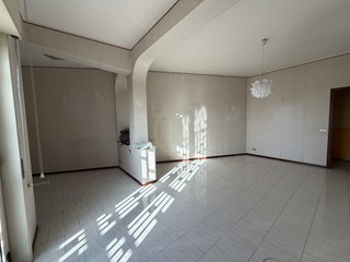 Trilocale in Vendita a Misterbianco, zona Poggio Del Lupo, 129'000&euro;, 110 m²