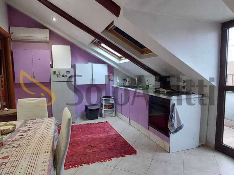 Bilocale in Affitto a Torino, zona Borgo Vittoria, 320&euro;, 40 m², arredato