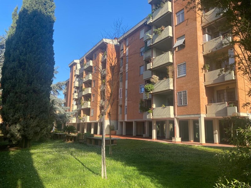 Appartamento in Vendita a Roma, zona Torrino, 495'000&euro;, 130 m²